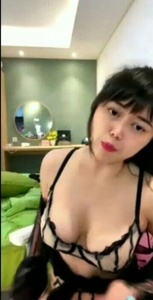 Nih Miss Bintang Ngocok Memek