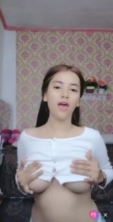 Tania Kim Panlok remes-remes dada