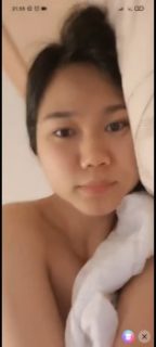 Miss Bunga Rebahan tanpa busana?