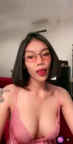 Miss Dee tetek papaya MangoLive