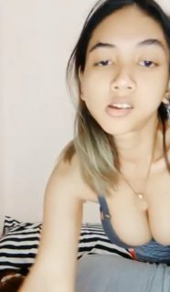 Kak Tia mainin uting