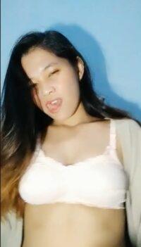 Mbak Qiqi colmek mainin uting toket