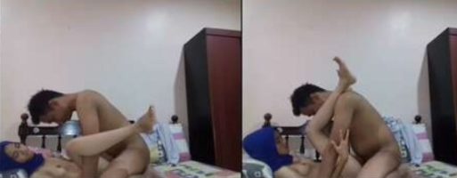 Cewek Kerudung biru ngentot pasrah aja